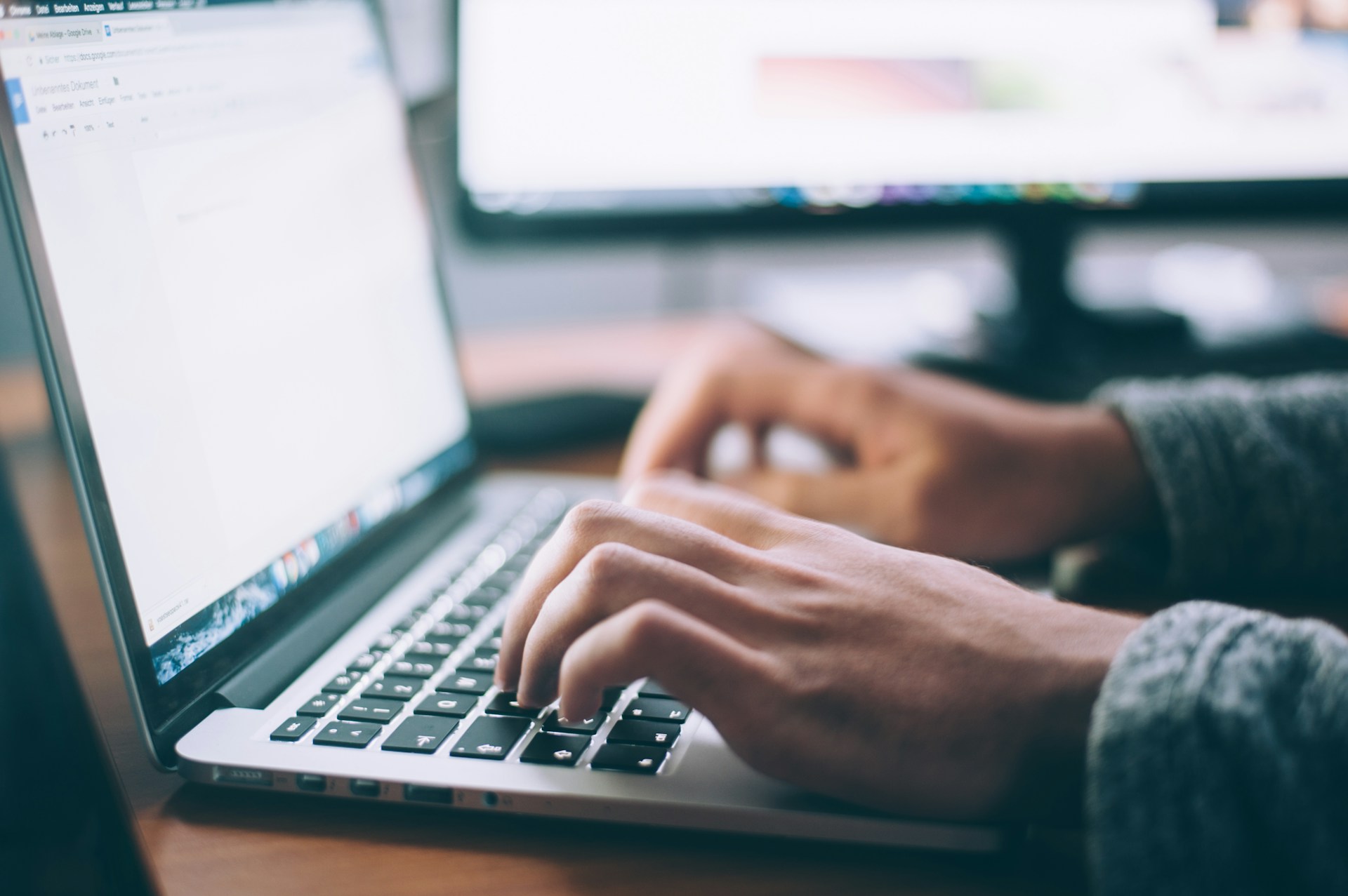 Webサイトの見出し・注釈はどう校正する？校正担当が確認するポイントを解説